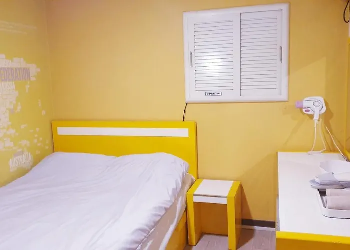 Hostal Oppa Sinchon-hongdae