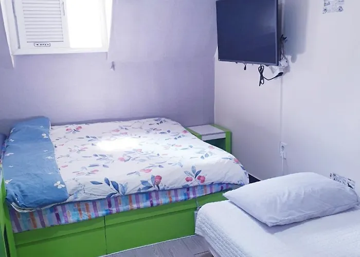 Hostal Oppa Sinchon-hongdae