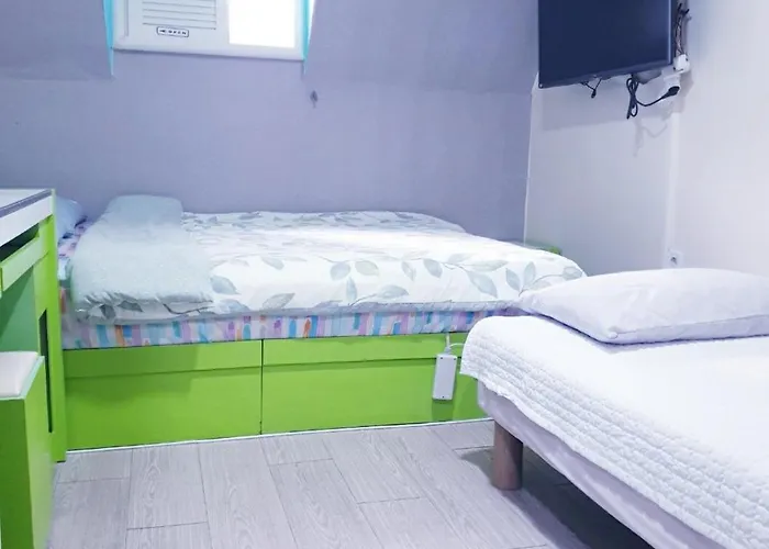 Oppa Sinchon-hongdae Hostal