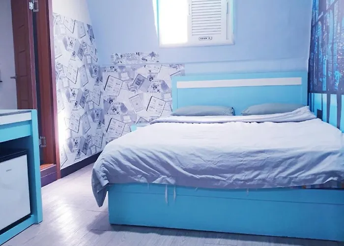 Oppa Sinchon-hongdae Hostal *